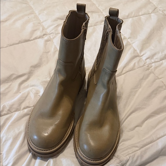 Women’s Tan Combat Boots - Picture 2 of 5